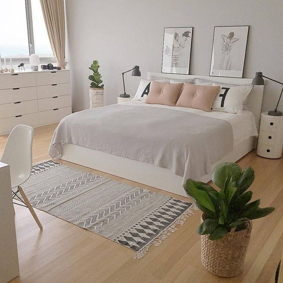 white color as a base of the room.