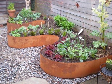 curve garden bed decoration