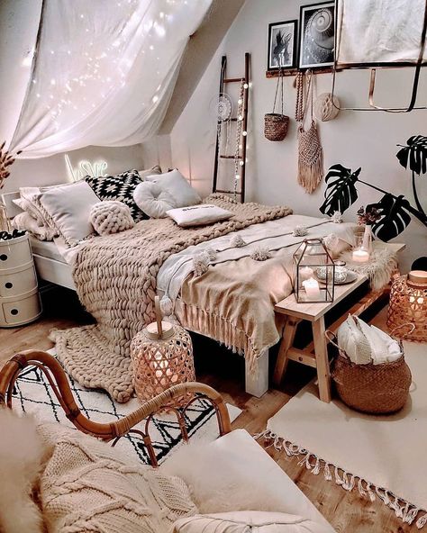 gorgeous bohemian bedroom