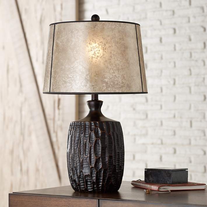 rustic farmhouse lampshade table