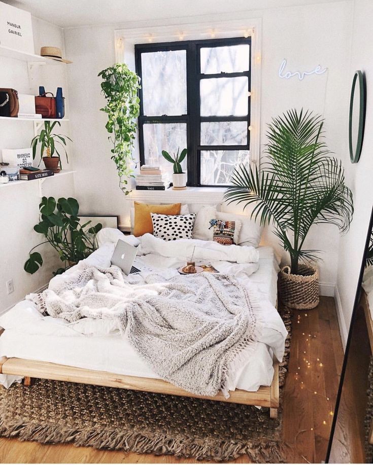 Minimalist Bohemian Bedroom Design