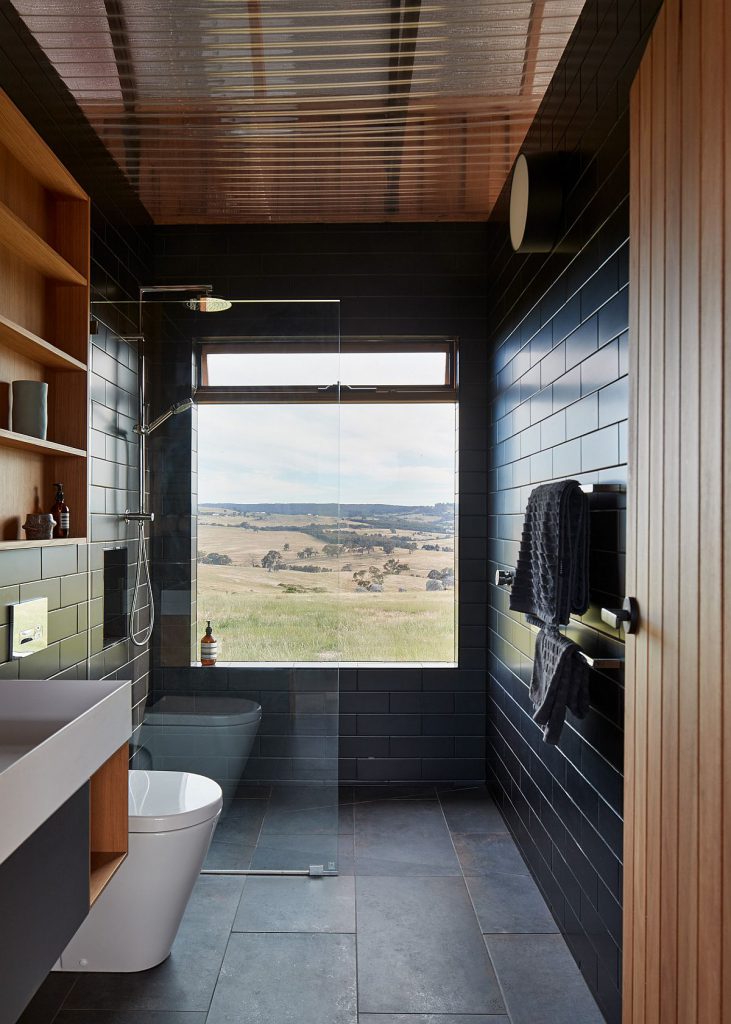 Rustic Bathroom Design Ideas : Create a Natural and Warm Atmosphere