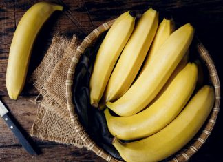 How to Make an Organic Fertilizer from Banana Peels