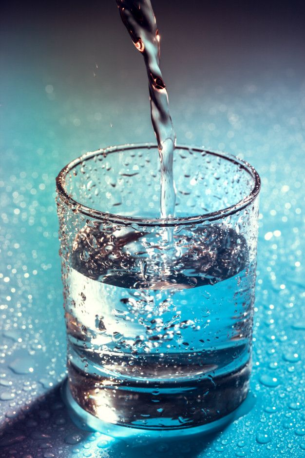 Pour 400ml Water on a Container