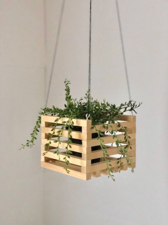 Pallet Planter as a Hanging Container