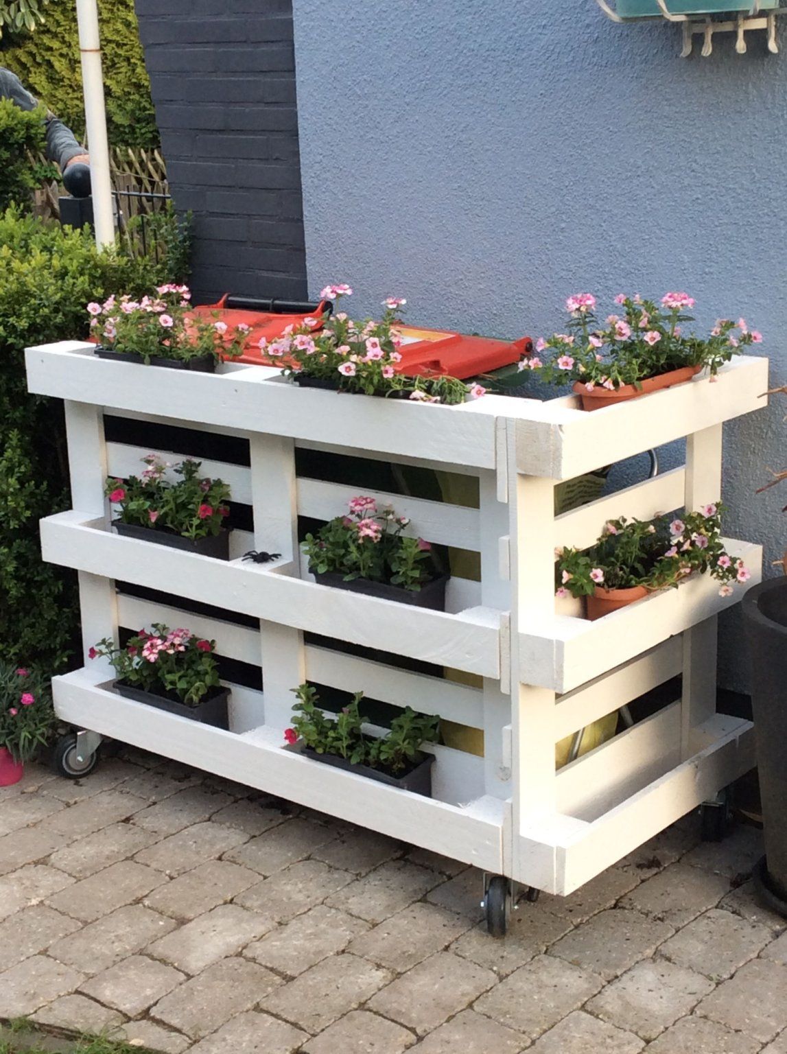 Pallet Planters with Rails