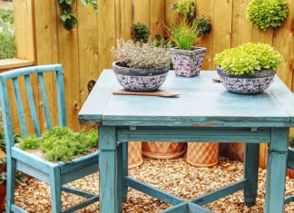 How to Clean Wood Garden Furniture at Home?