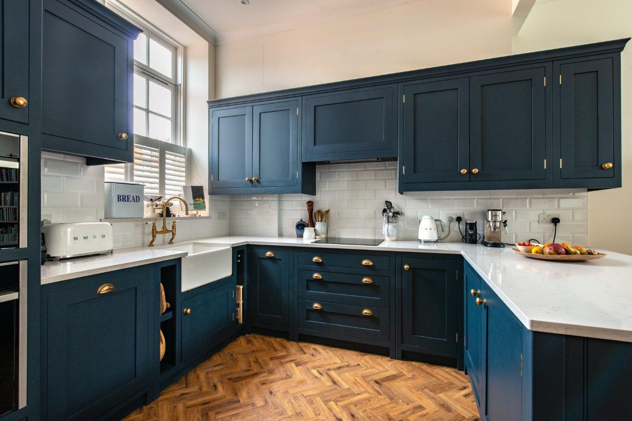 Navy Blue for a Luxury Kitchen