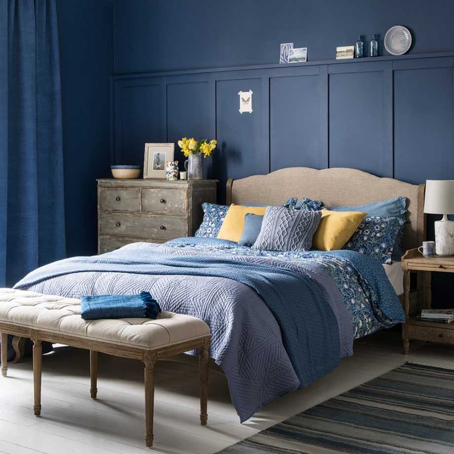 Navy Blue for an Aesthetic Bedroom