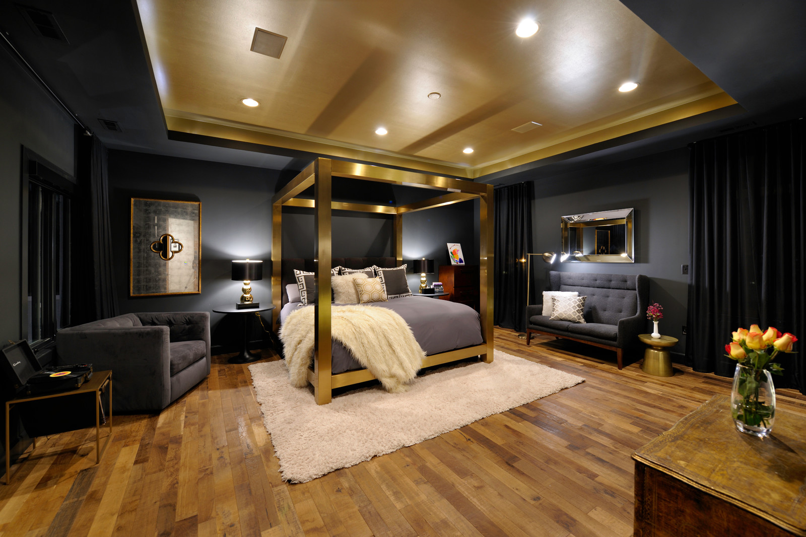 Elegant Dark Style with Gold Accent