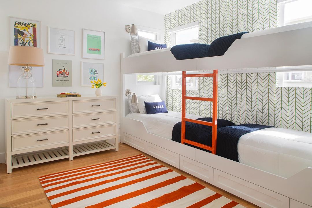 Bunk Bed in Bright Color Style