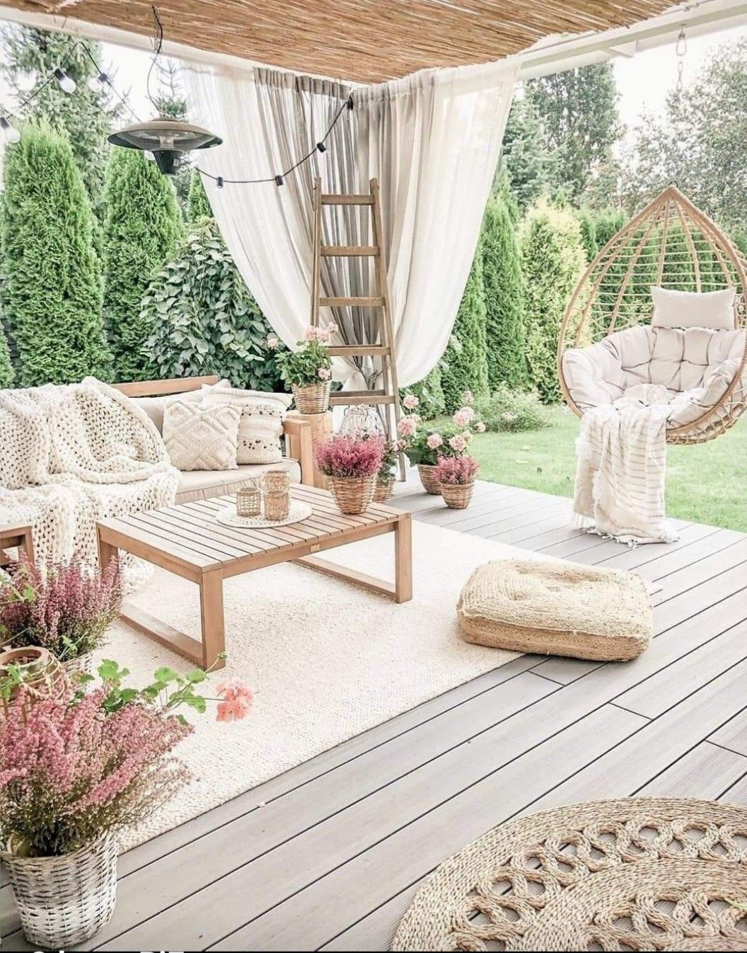 The Aesthetic Patio for An Endless Summer