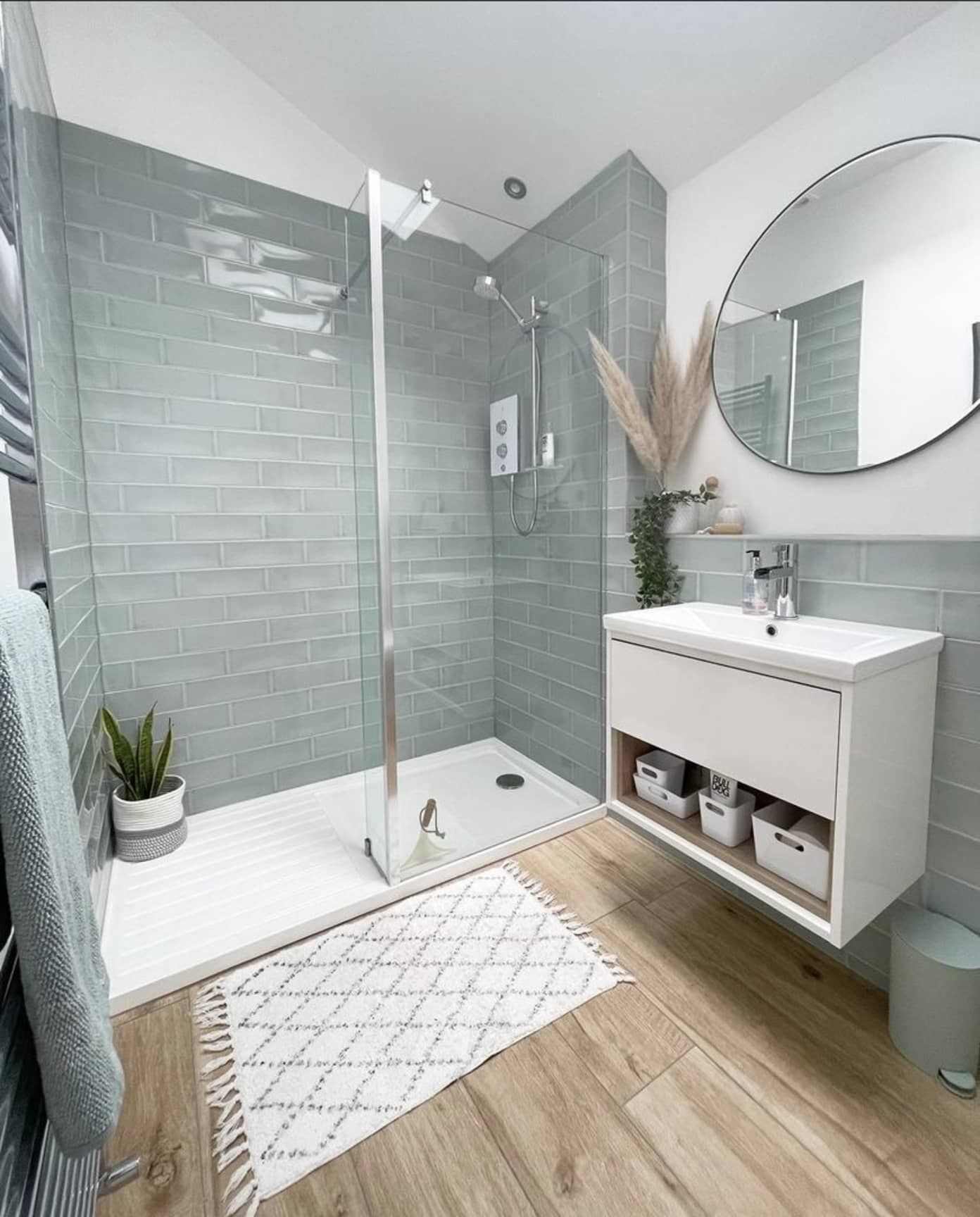 Clean White Bathroom Ideas