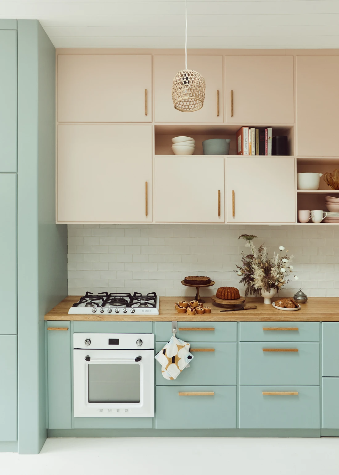 Kitchen Cabinet with Calm Colors