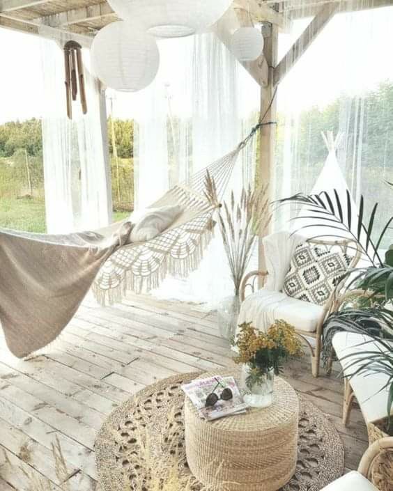 The White Hammock to Take A Nap in Your Summer Patio