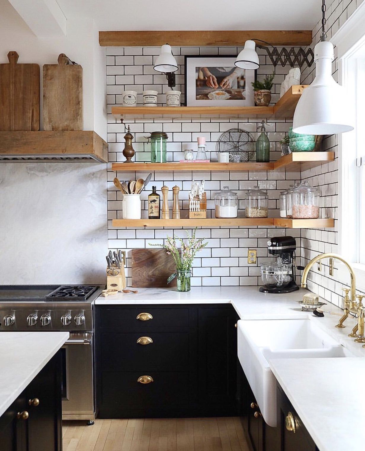 Make Your Kitchen Looks Clean with The White Countertops