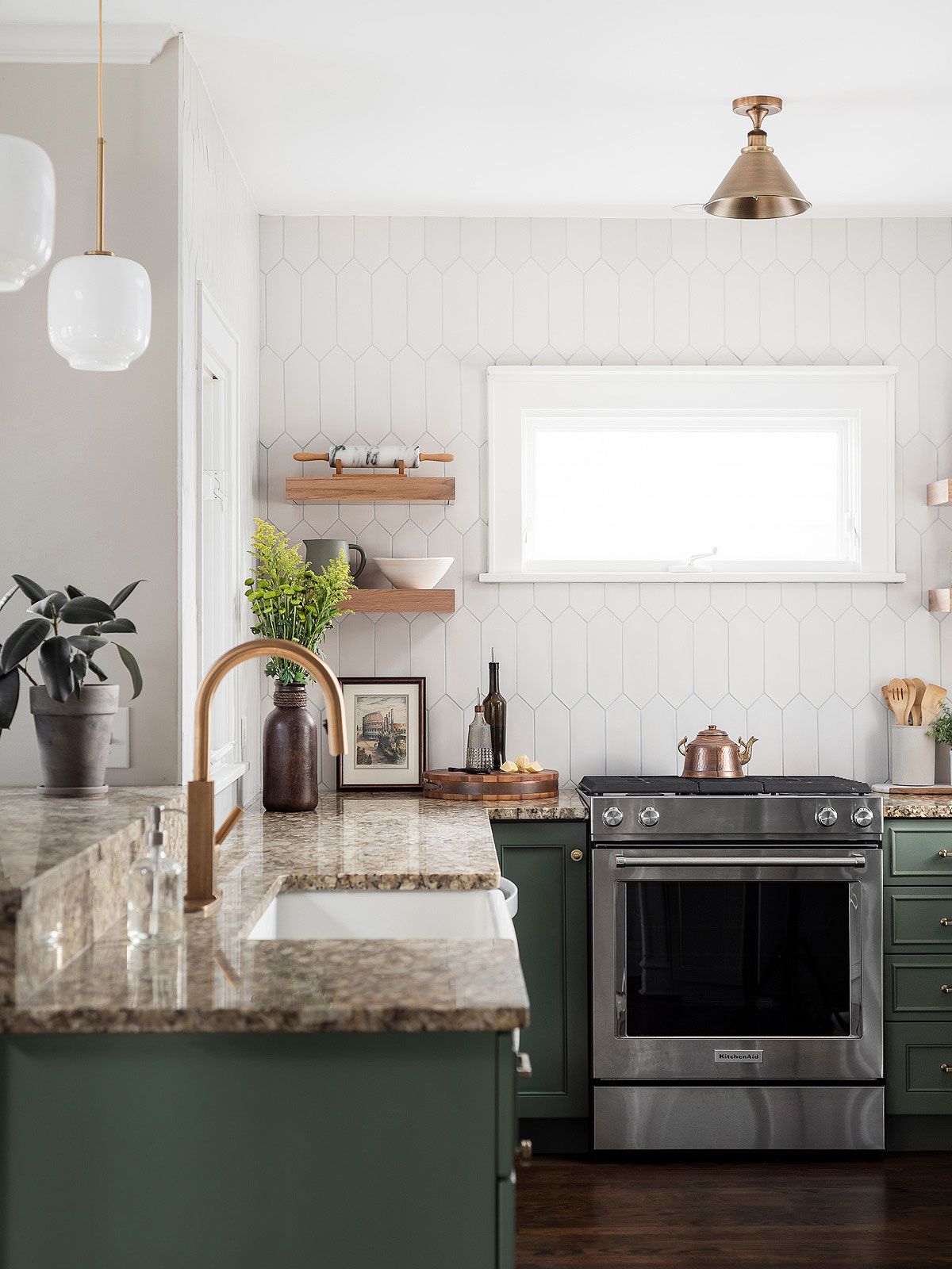 Granite Kitchen Countertops x Picket Tile Backsplash