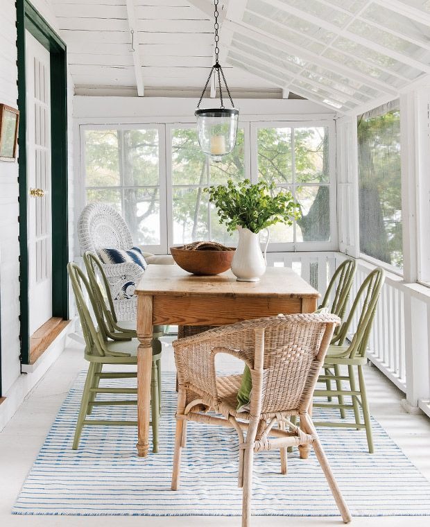 Satisfying Screened-on Porch x Natural Accents