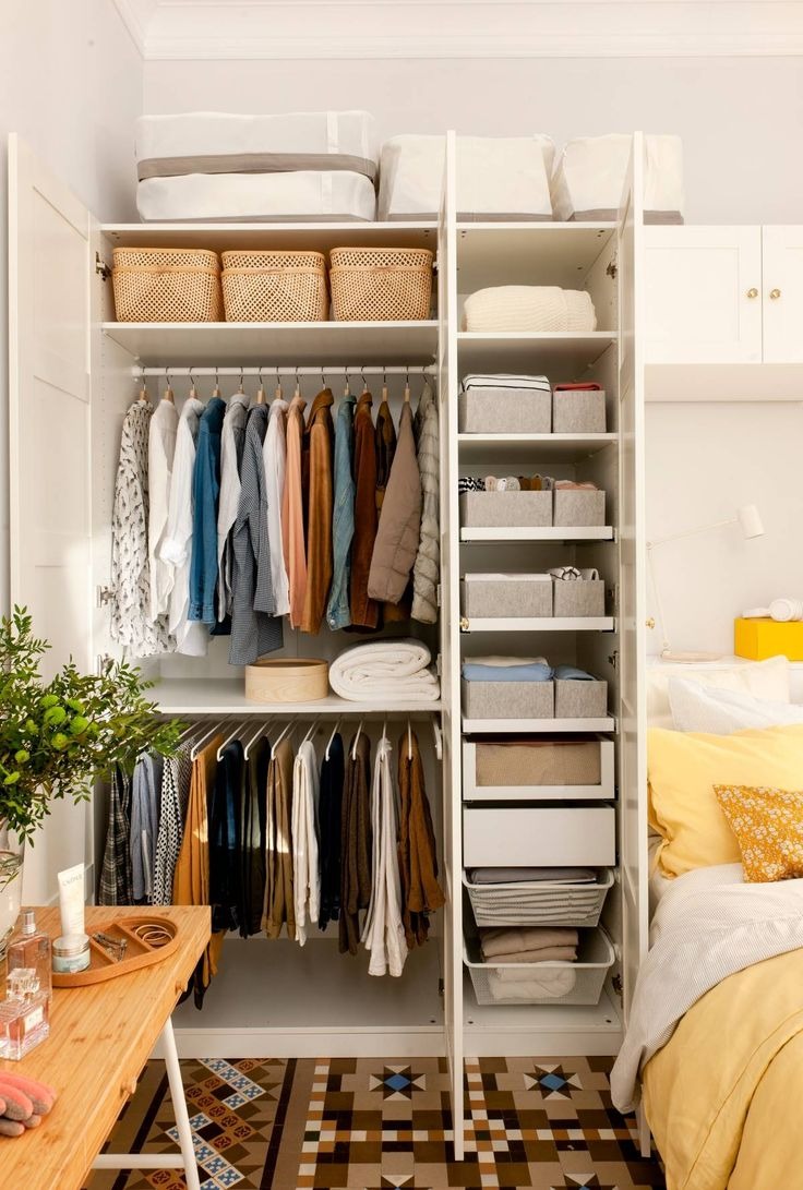 A Simple Closet with Clever Shelves