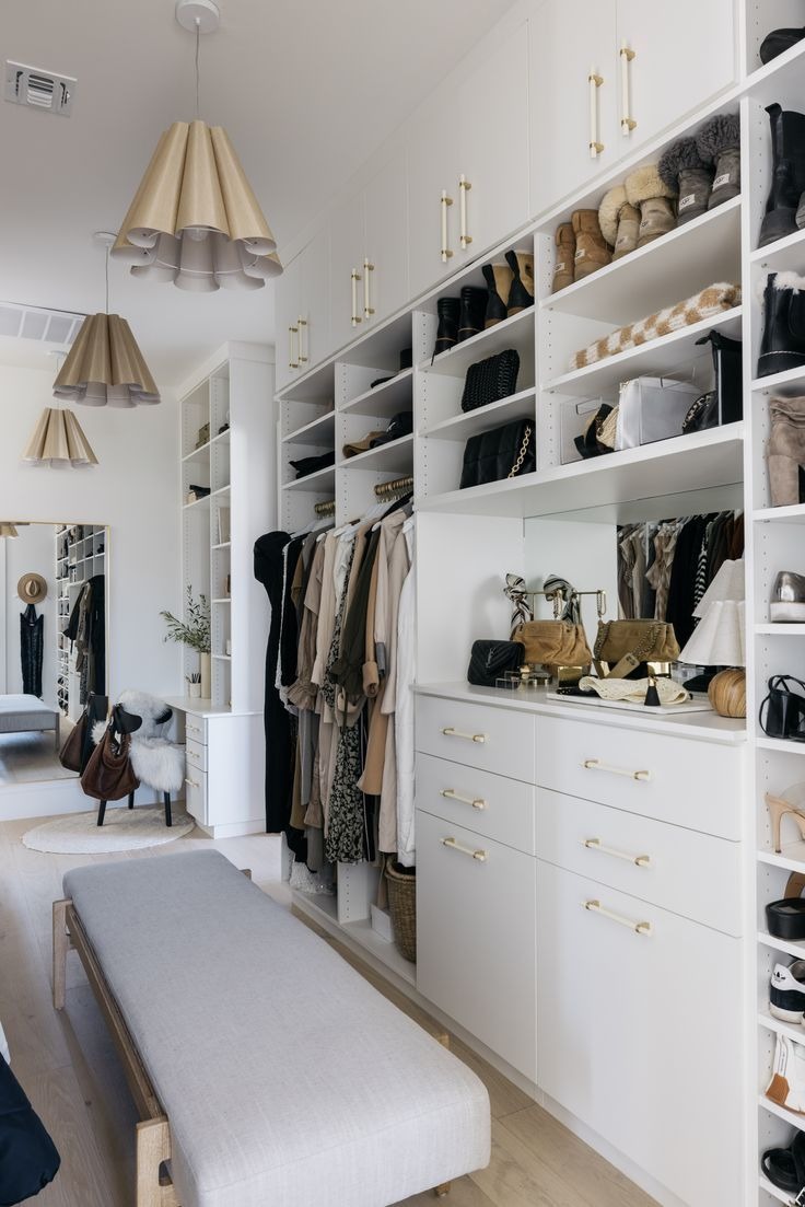 Classy Closets to Show Off Your Clothes