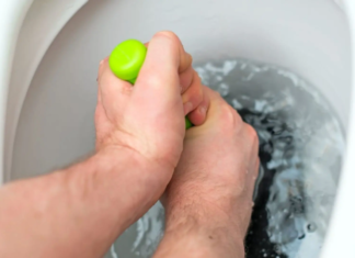 7 Simplest Ways to Unclog A Toilet